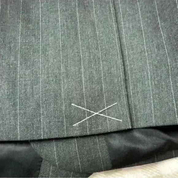 Chaps Sport Coat Men’s 42S Charcoal Gray Pinstriped 100% Wool 3-Button Jacket - Picture 10 of 10